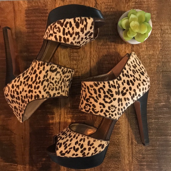 BCBGeneration Shoes - BCBGeneration Helara 2 Snow/Leopard Pony Size 8